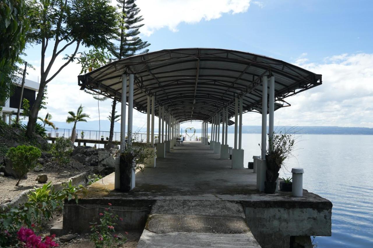Tiara Bunga Hotel & Villa Balige Exterior foto