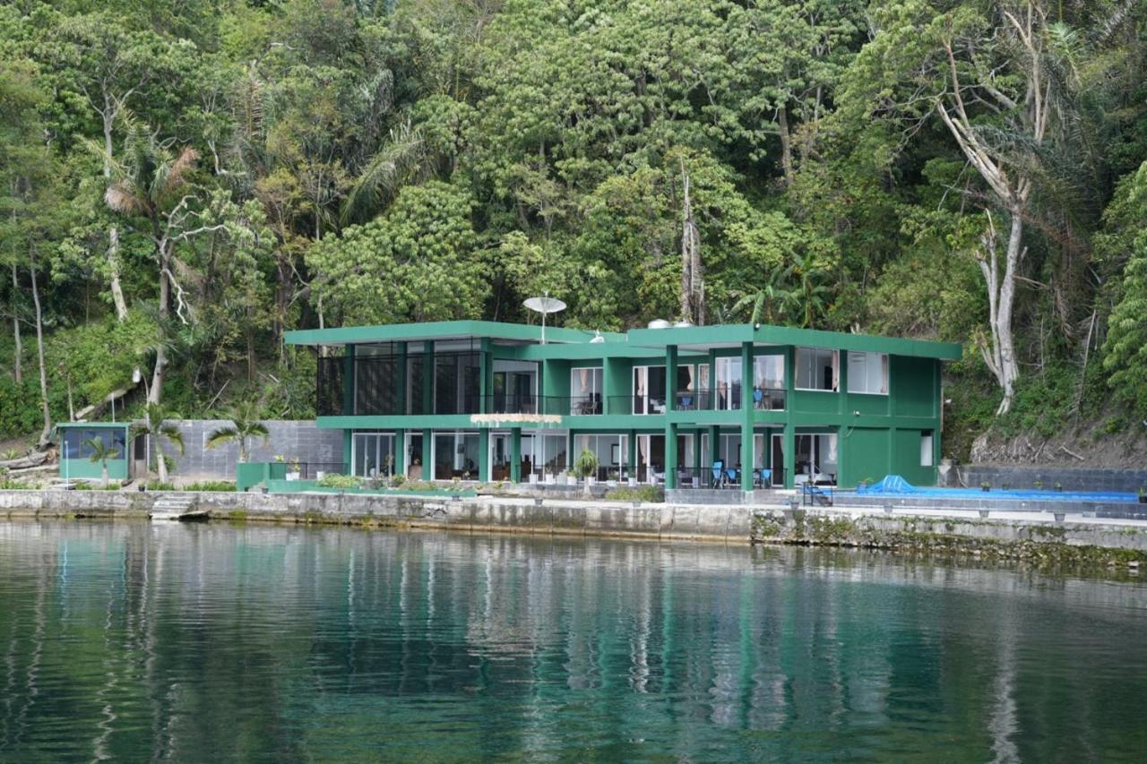 Tiara Bunga Hotel & Villa Balige Exterior foto