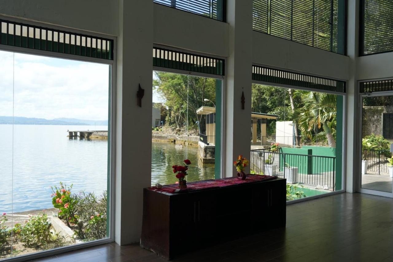 Tiara Bunga Hotel & Villa Balige Exterior foto
