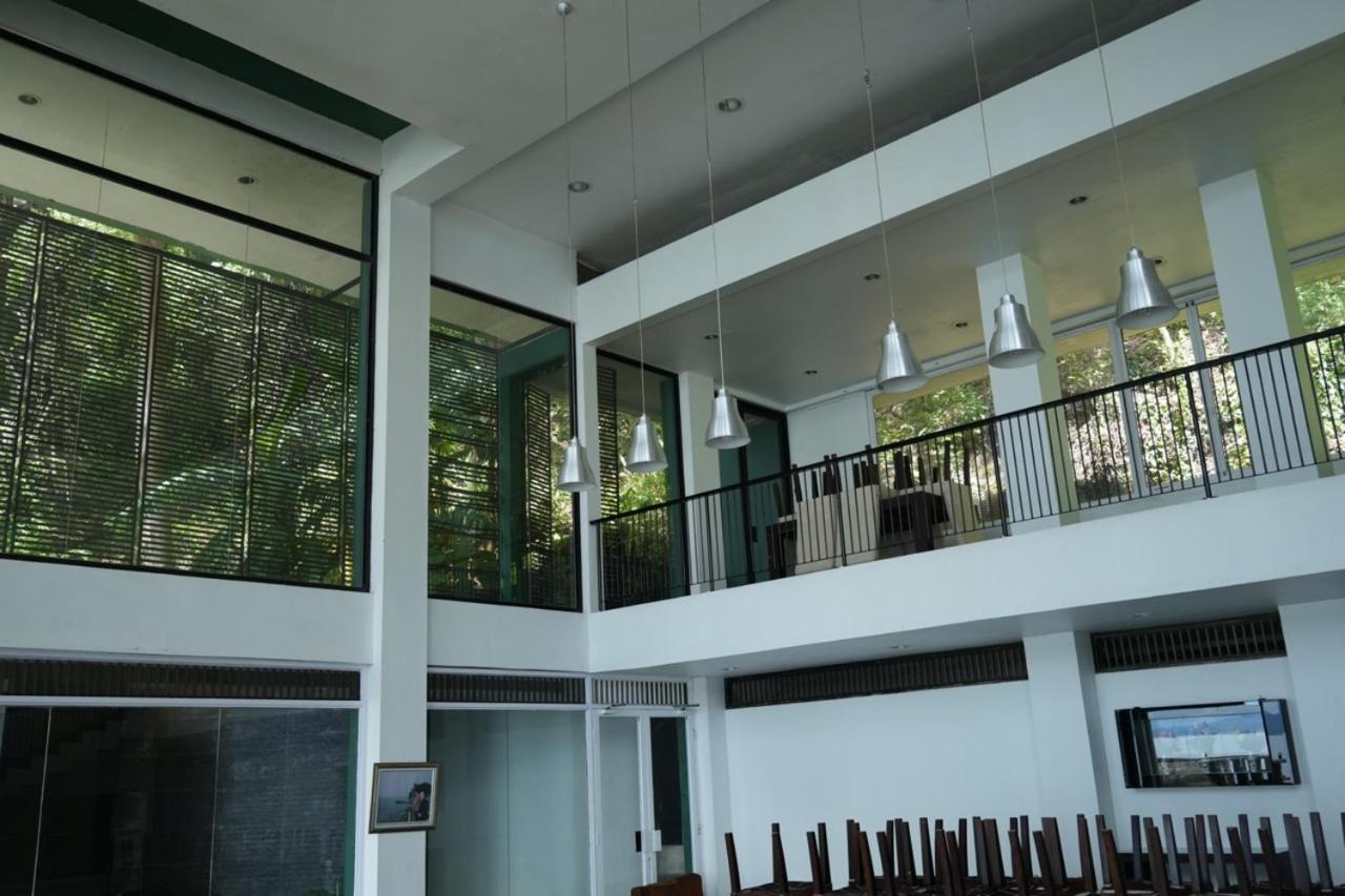 Tiara Bunga Hotel & Villa Balige Exterior foto