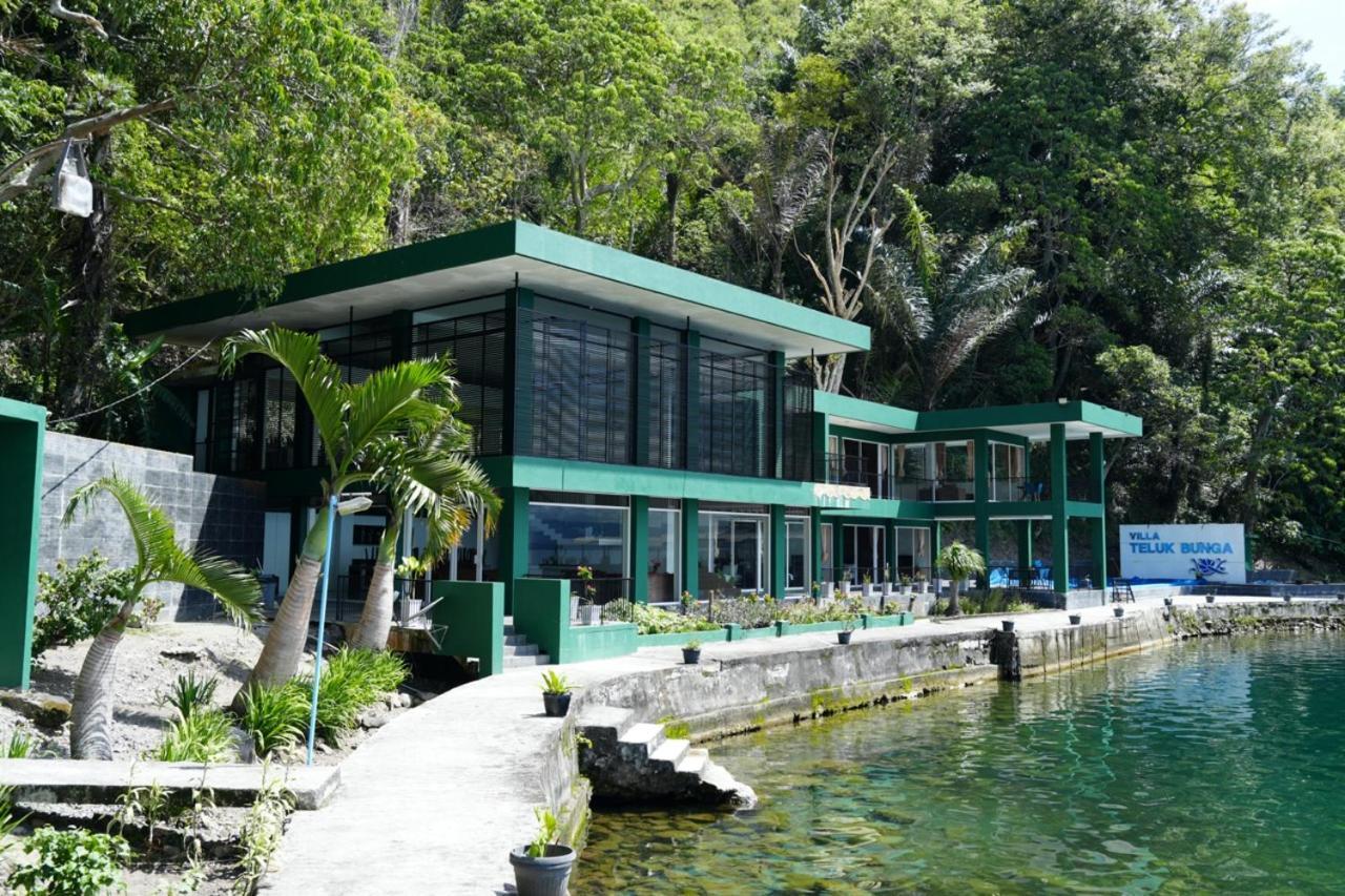 Tiara Bunga Hotel & Villa Balige Exterior foto