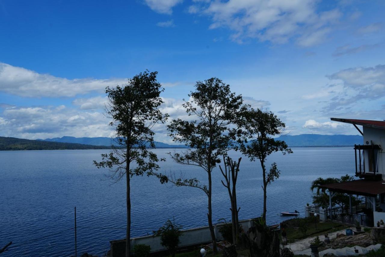Tiara Bunga Hotel & Villa Balige Exterior foto
